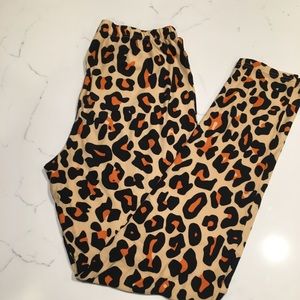 Cheetah print A&D leggings. Size S/M